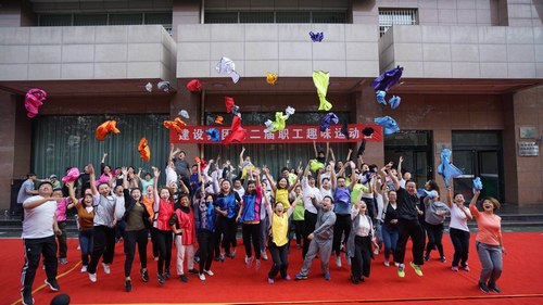 瞧，他們嗨瘋了！